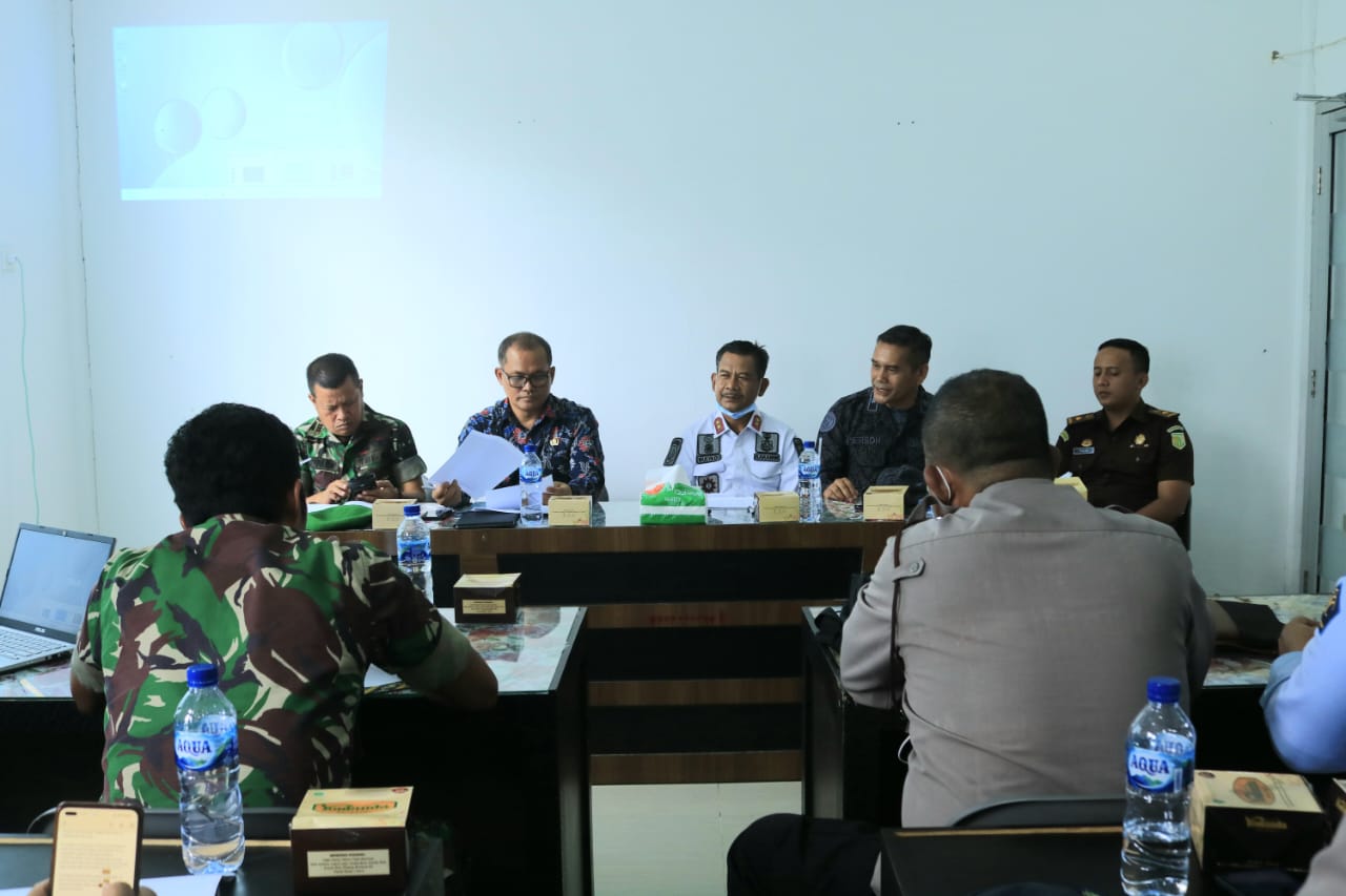Pemkab Samosir Gelar Rapat Kerja Tim Pengawasan Orang Asing (TIMPORA) Tingkat Kabupaten Samosir