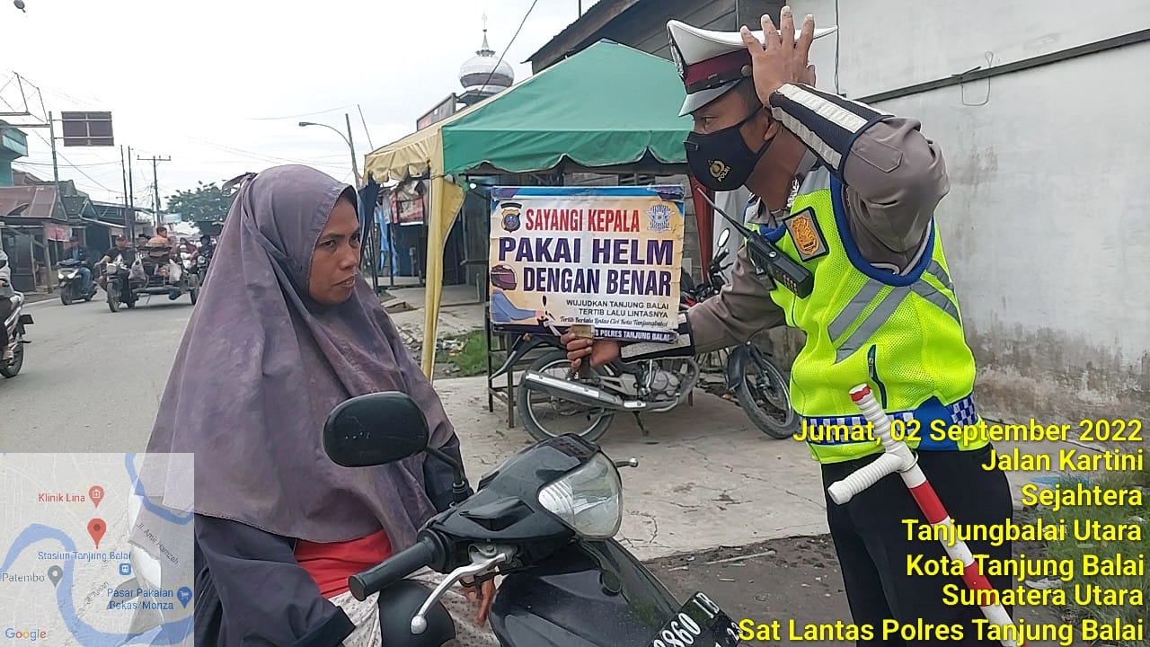 Personil Satlantas Polres Tanjungbalai Tak Henti Himbau Pengendara Gunakan Helm SNI