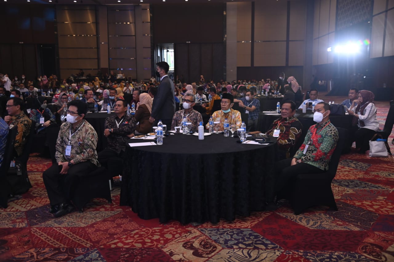 Walikota Padang Sidempuan Irsan Efendi Nasution hadiri pertemuan City Sanitation Summit (CSS) XX Indonesia Convention Exhibition (ICE)