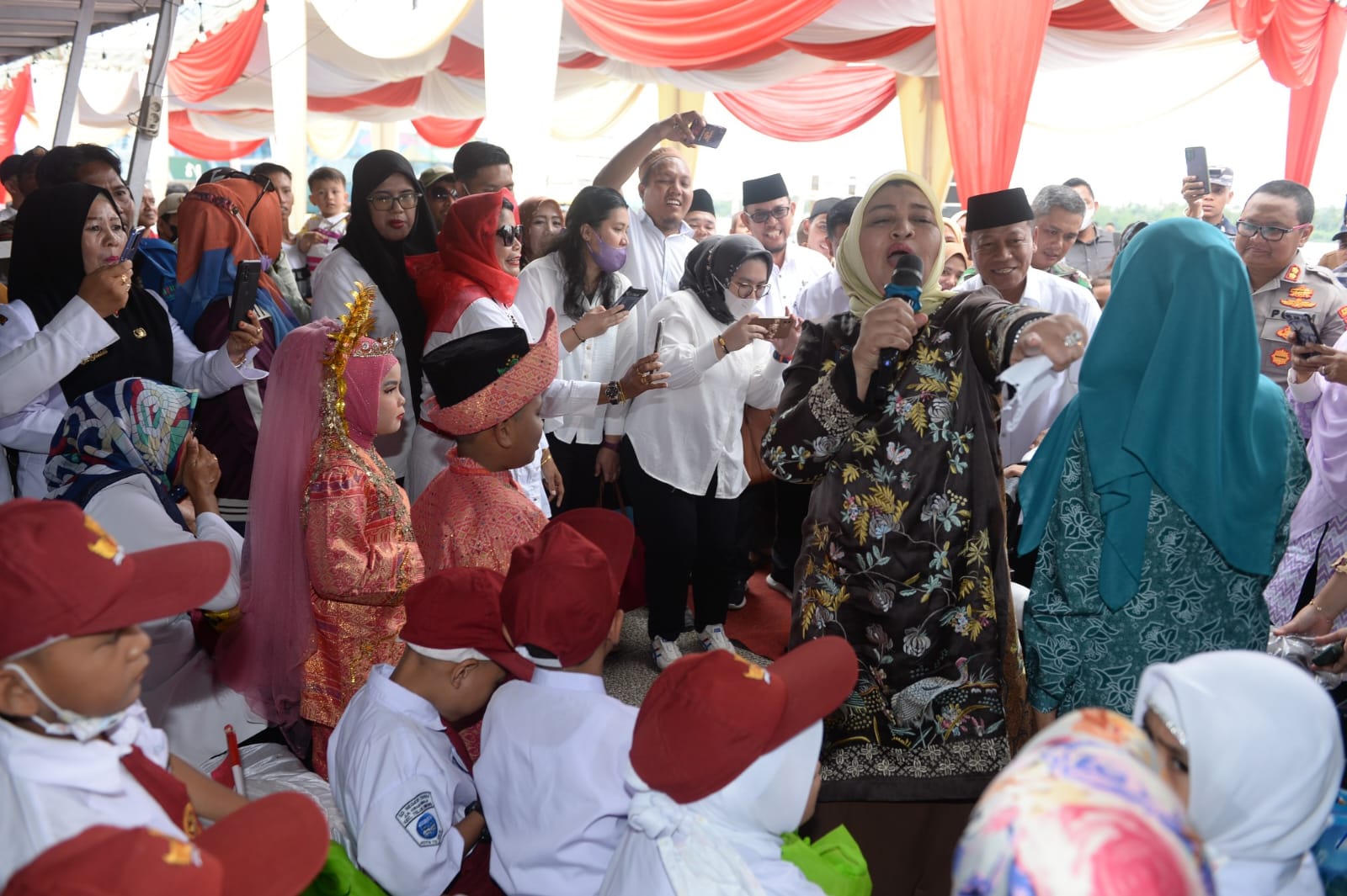 Nawal Lubis Ajak Masyarakat Tanjungbalai  Tetap Gemar Makan Ikan, Ikan Kaya Gizi dan Cegah Stunting