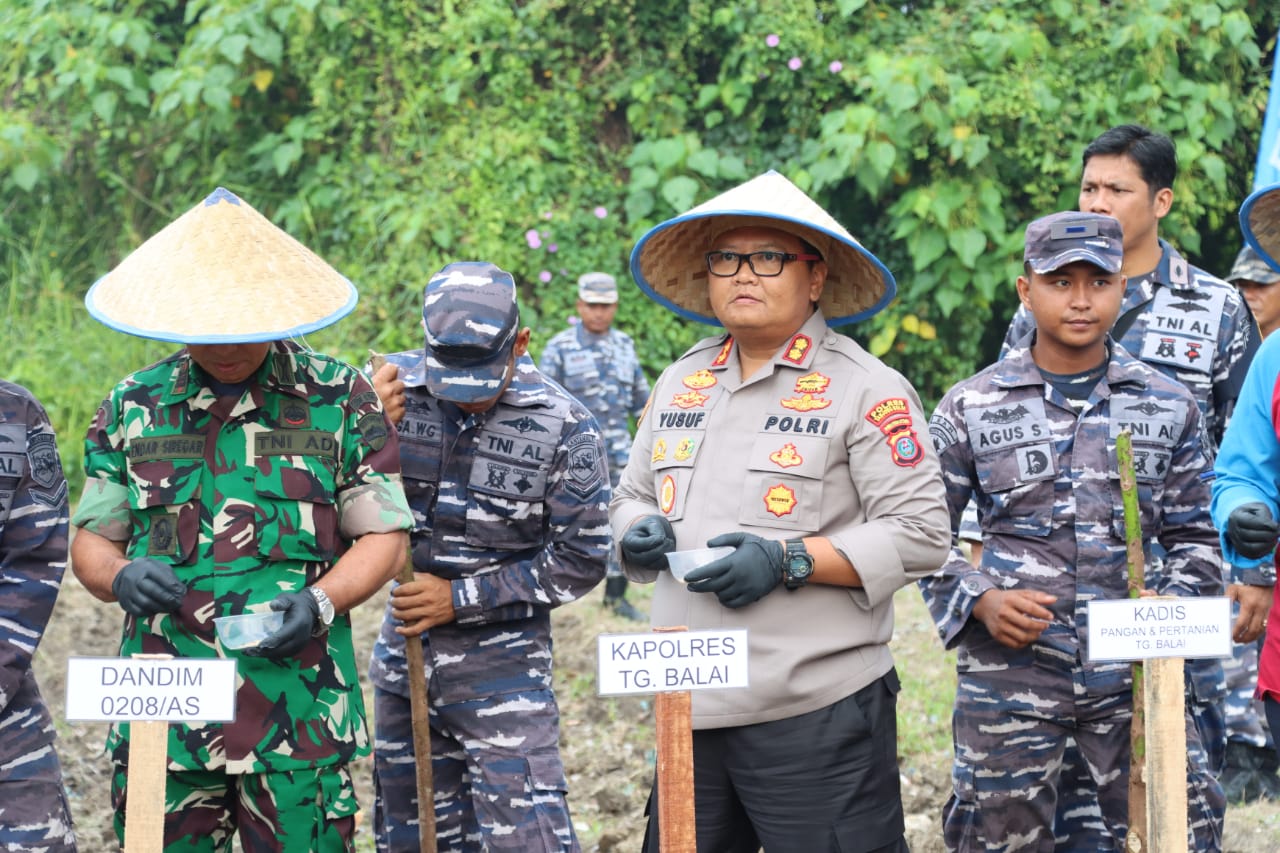 Kapolres Tanjungbalai Hadiri Gerakan Penanaman Sorgum Nasional Tahun 2022 TNI Angkatan Laut