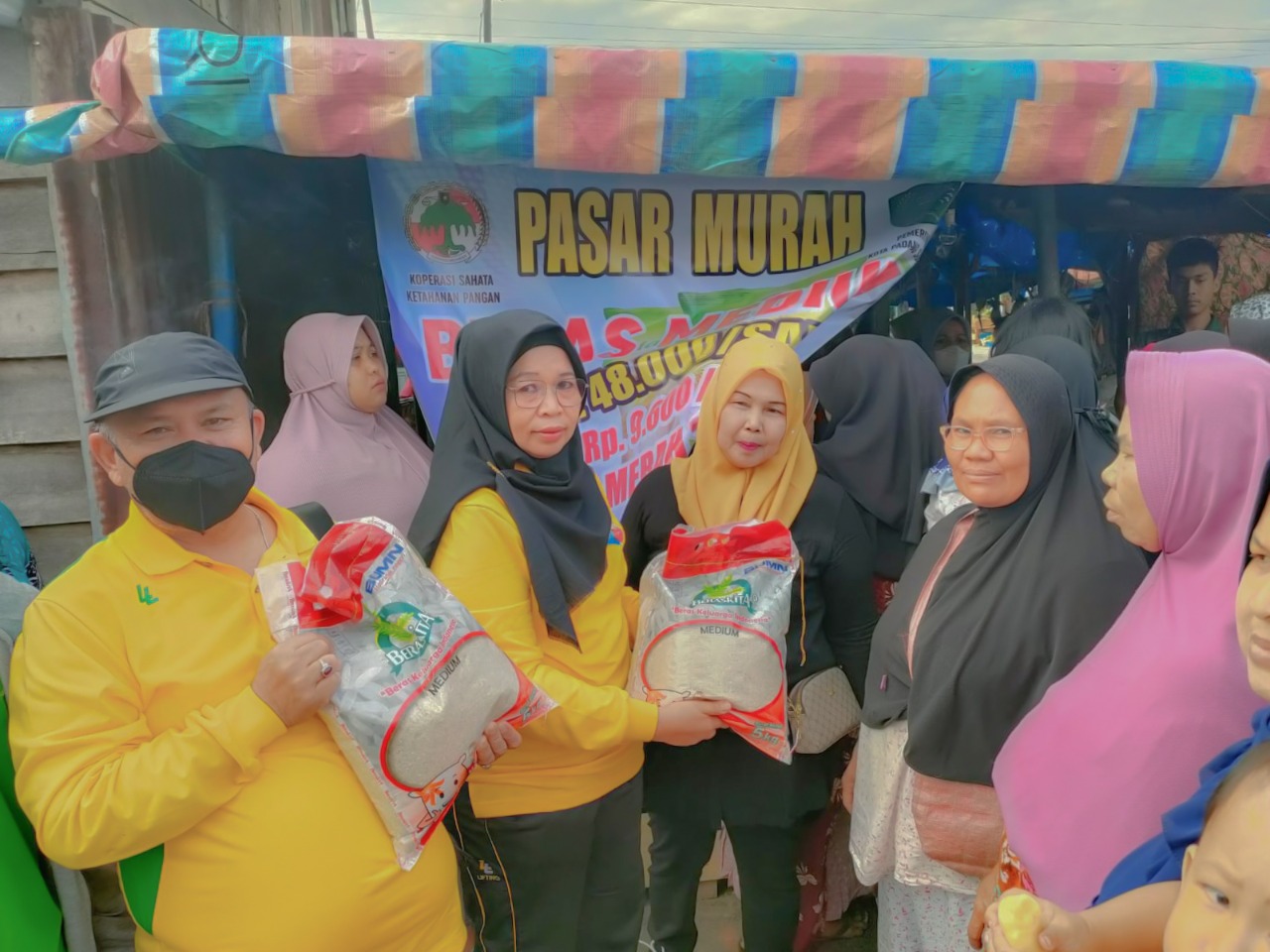 Pemerintah Kota Padang Sidempuan bekerjasama dengan Bulog kembali menggelar Pasar murah