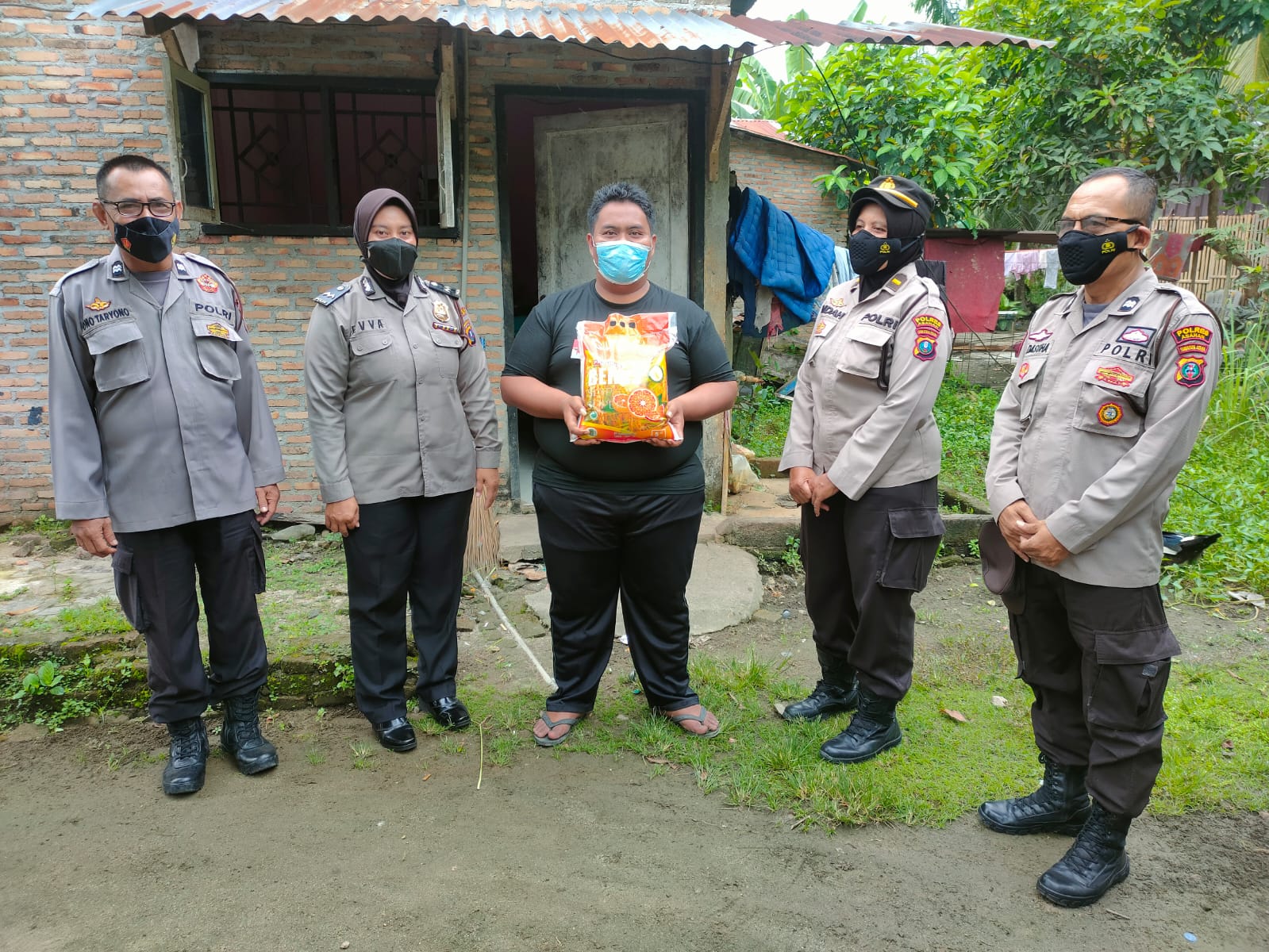 Polres Asahan Beri Bansos Kepada Masyarakat di 5 Kelurahan