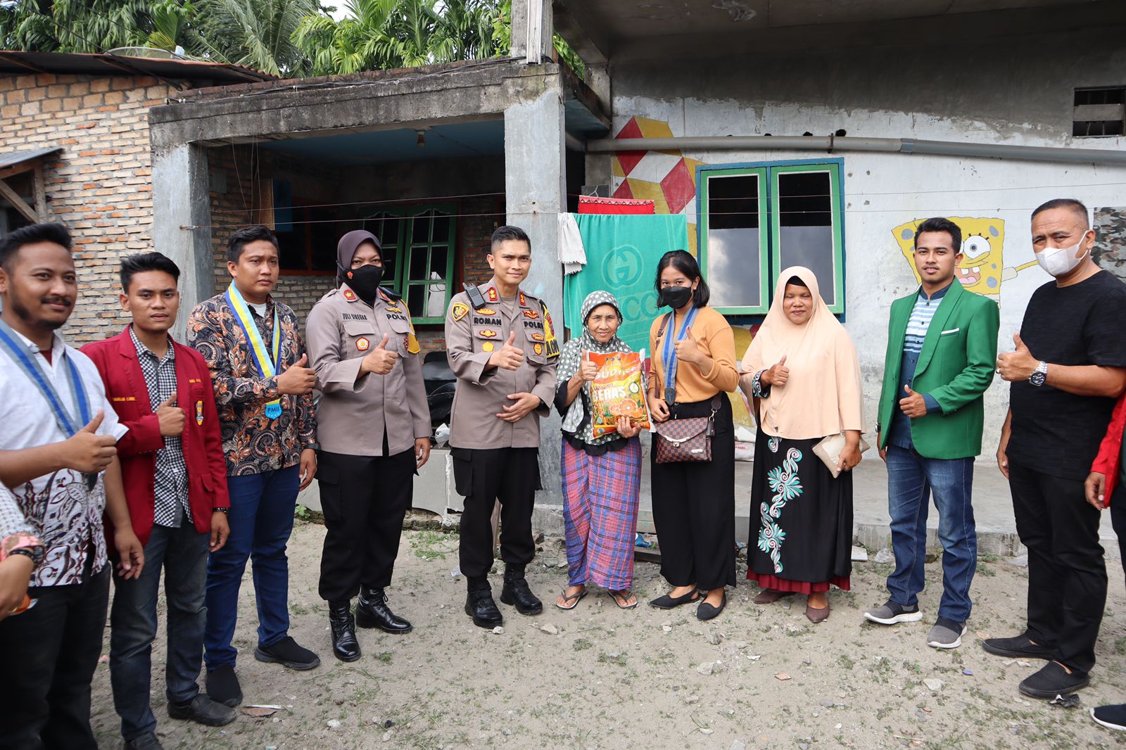 Kapolres Asahan Salurkan Bansos Kepada Organisasi Kemahasiswaan dan Masyarakat Terdampak Kenaikan BBM