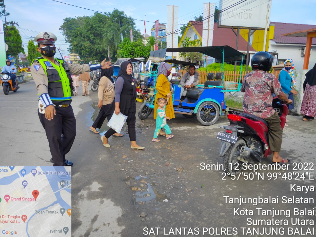 Personil Satlantas Polres Tanjungbalai Rutin Laksanakan Pengamanan Pembayaran BLT BBM di Kantor Pos Kota Tanjungbalai