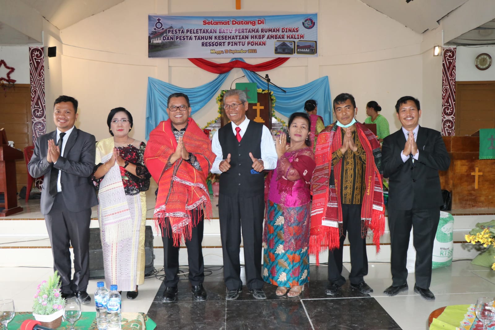 Bupati Toba Ajak Warga Jemaat Gereja  HKBP Ambar Halim Resor Pintu Pohan Beralih ke Pupuk Organik