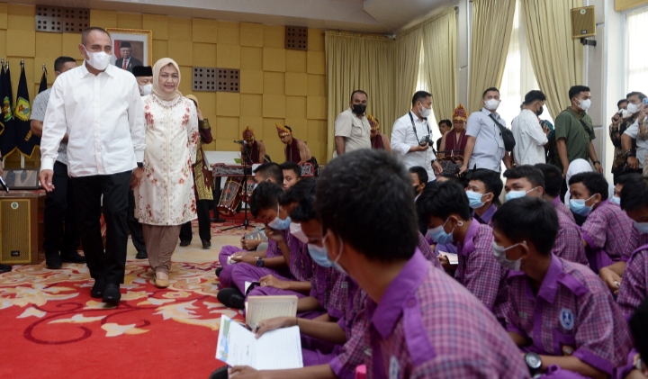 Gubernur Edy Rahmayadi Canangkan Gerakan Sumut Membaca, Diikuti Ribuan Pelajar se-Sumut