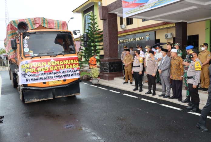 Rasa Peduli Sesama, Kapolres Batu Bara Kirimkan Bantuan Material Bangunan Kepada Korban Bencana Alam Taput