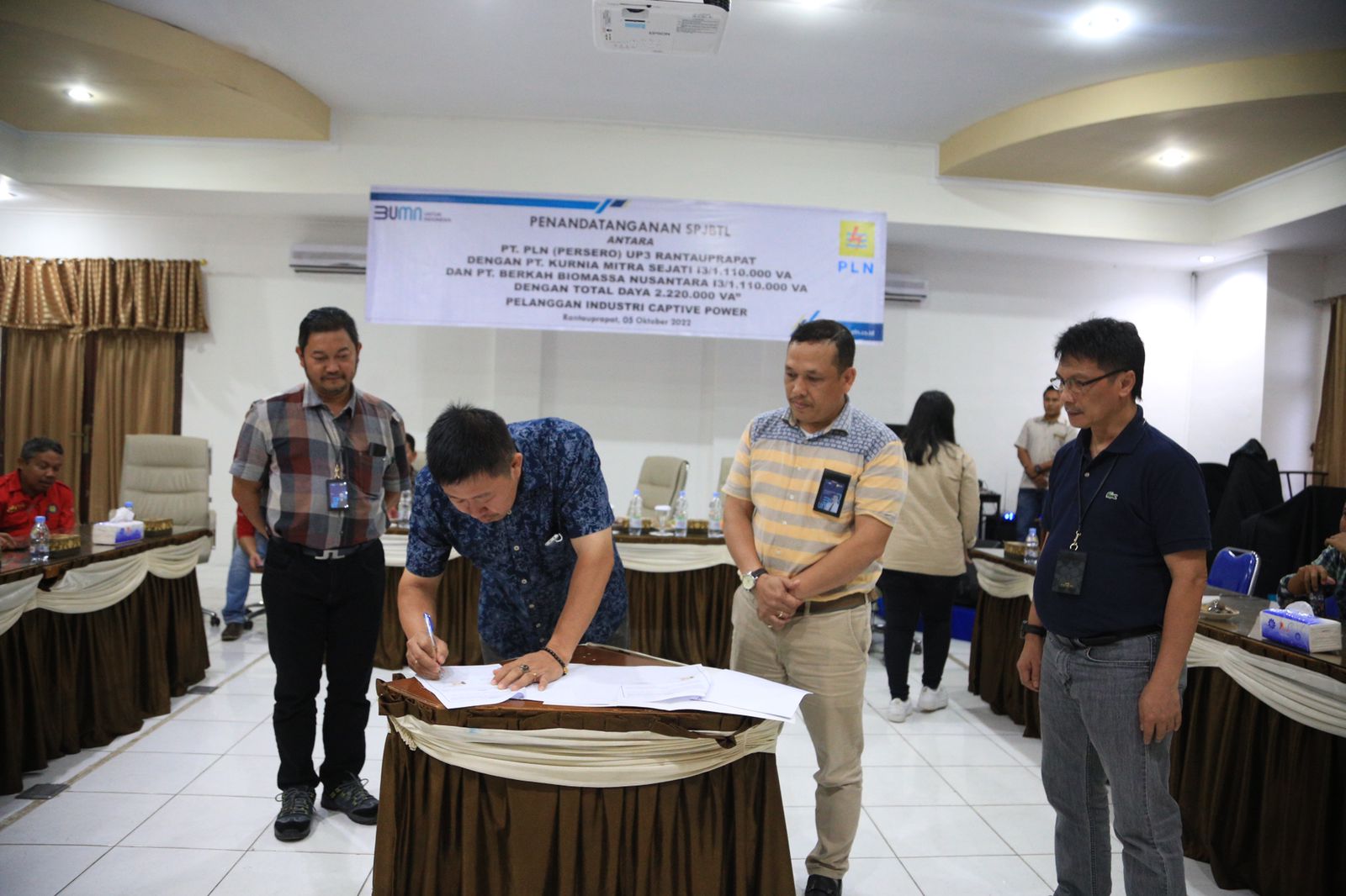 Lebih Efisien dan Handal, PT  Kurnia Mitra Sawit Beralih menggunakan listrik PLN
