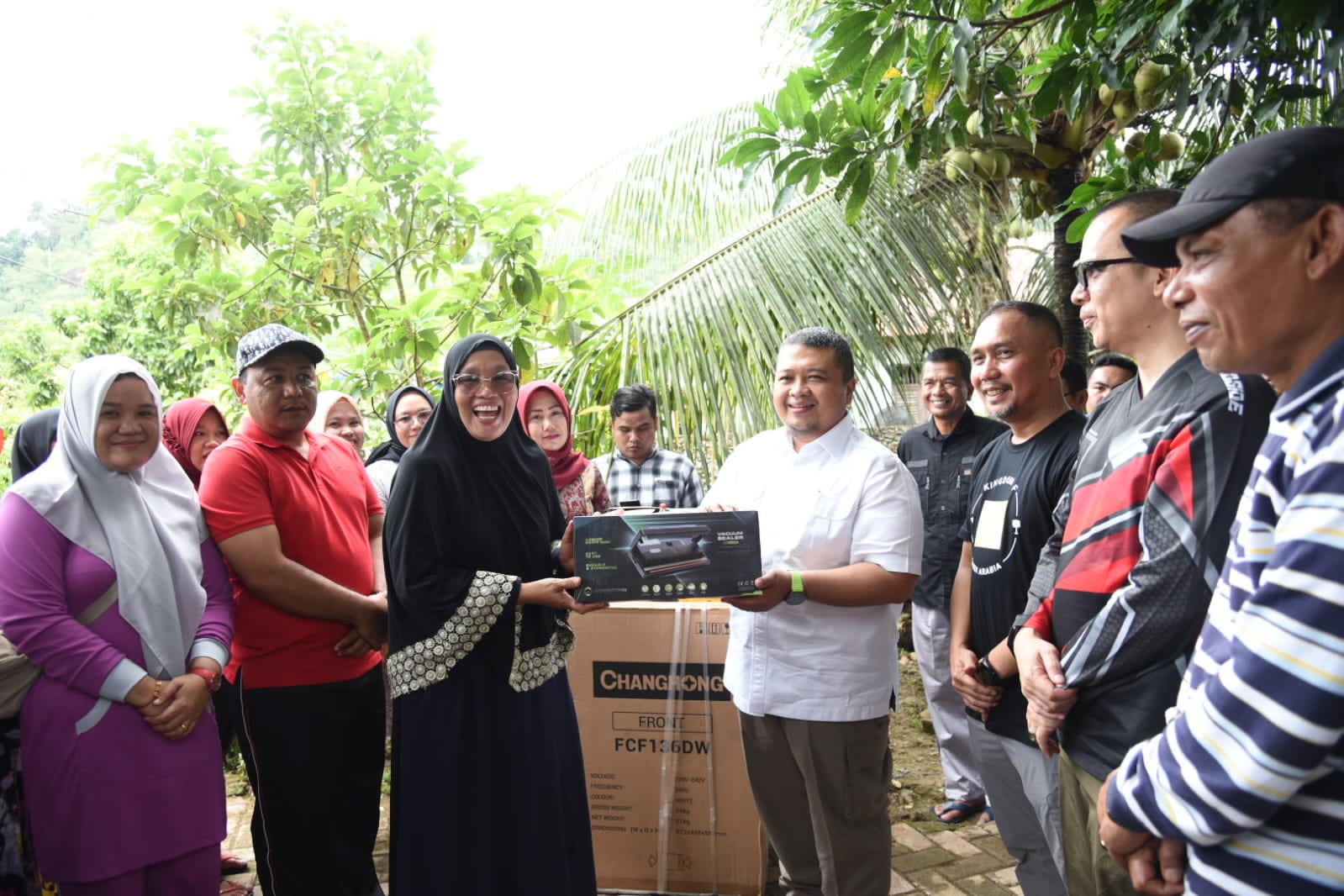 Bupati Tapsel Dukung Pengembangan UMKM Ikan Jurung 