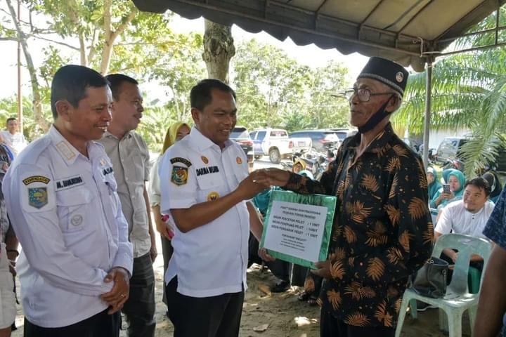 Tingkatkan Sektor Perikanan, Bupati Sergai Serahkan Bantuan Ke Kelompok Nelayan
