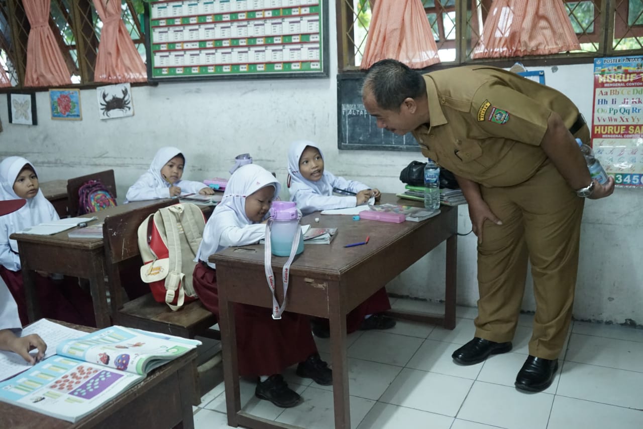 Wabup Asahan Tinjau Pelaksanaan ANBK di SDN Kecamatan Simpang Empat