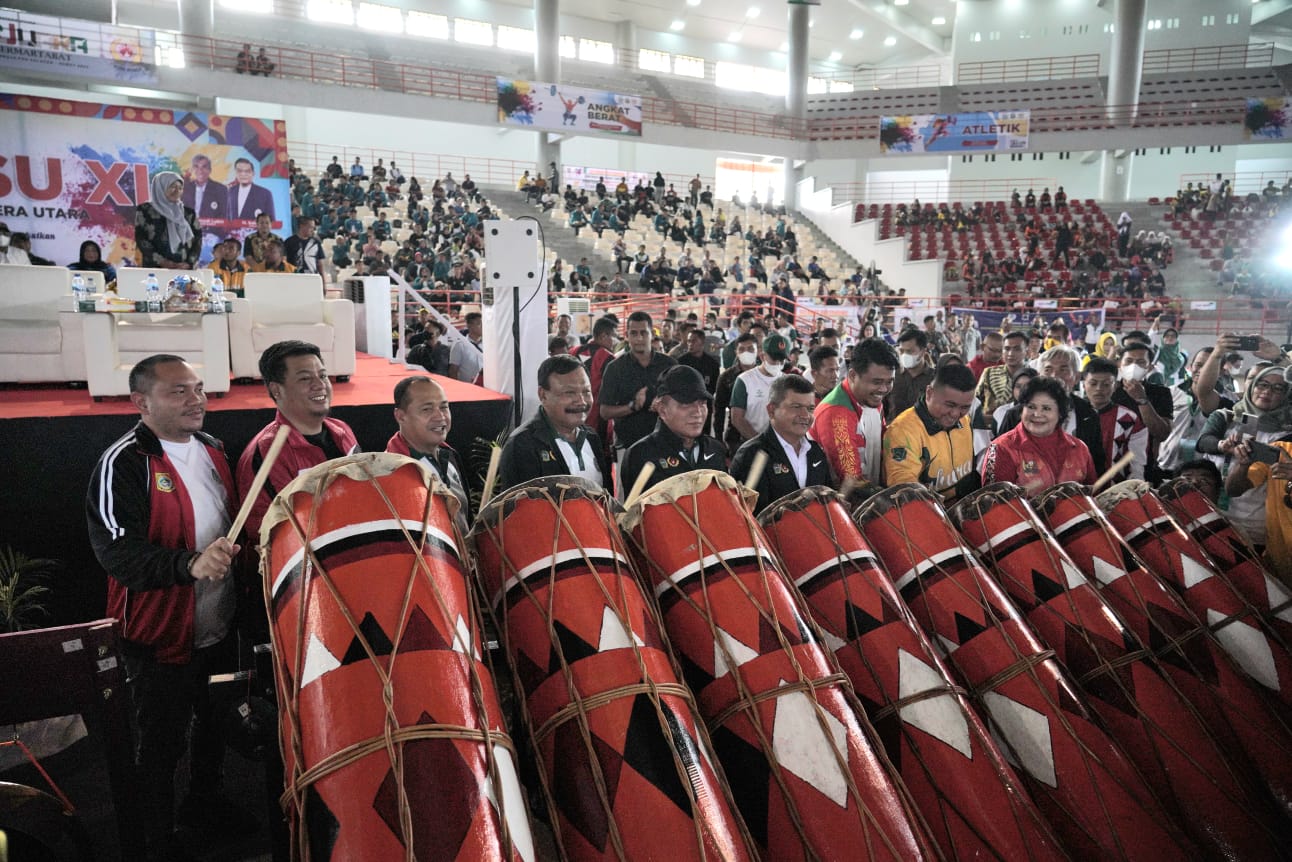 Bupati Pakpak Bharat Hadiri Pembukaan PORPROVSU XI 2022