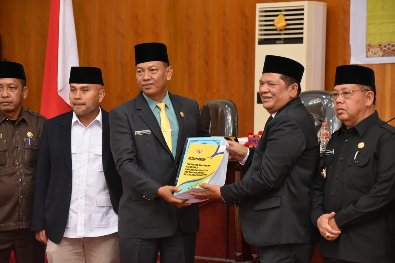 Pelantikan Pejabat Eselon lll Dan lV,  Wali Kota Sidempuan : Tak Ada Yang Ditutup- Tutupi