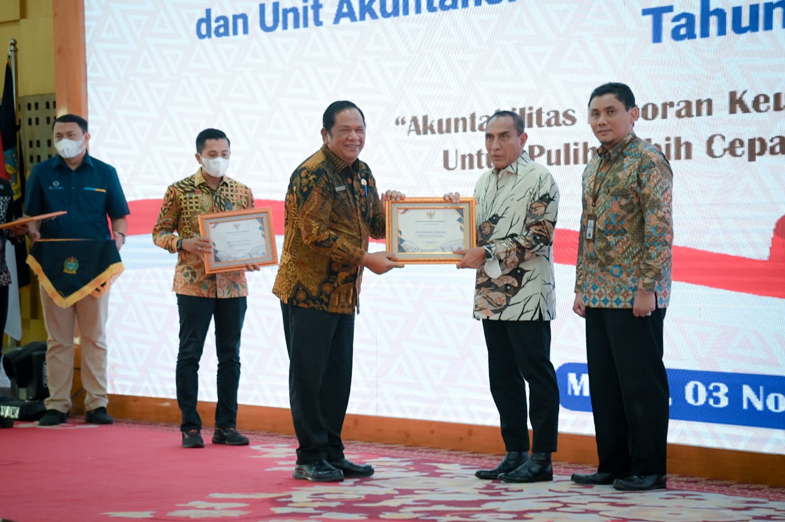 Pemerintah Kota Padang Sidempuan Menerima Piagam Penghargaan atas raihan opini WTP Keuangan RI