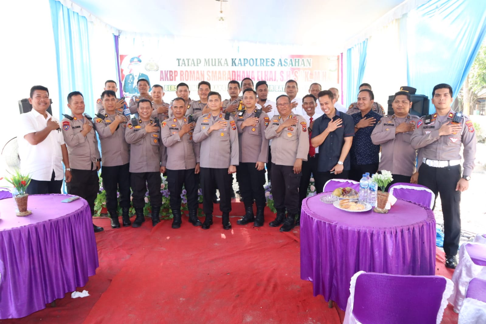 Kapolres beserta Pengurus Bhayangkari datangi Polsek Air Batu.