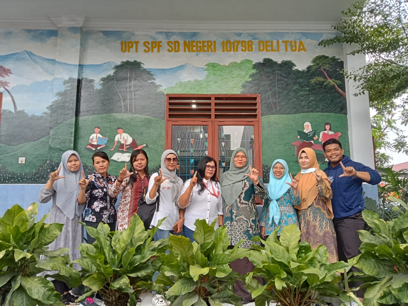 Kepsek SDN No. 101798 Deli Serdang The Best