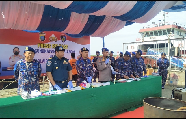 Polairud Polda Sumut Amankan Kapal Tangker Pengangkut BBM Ilegal