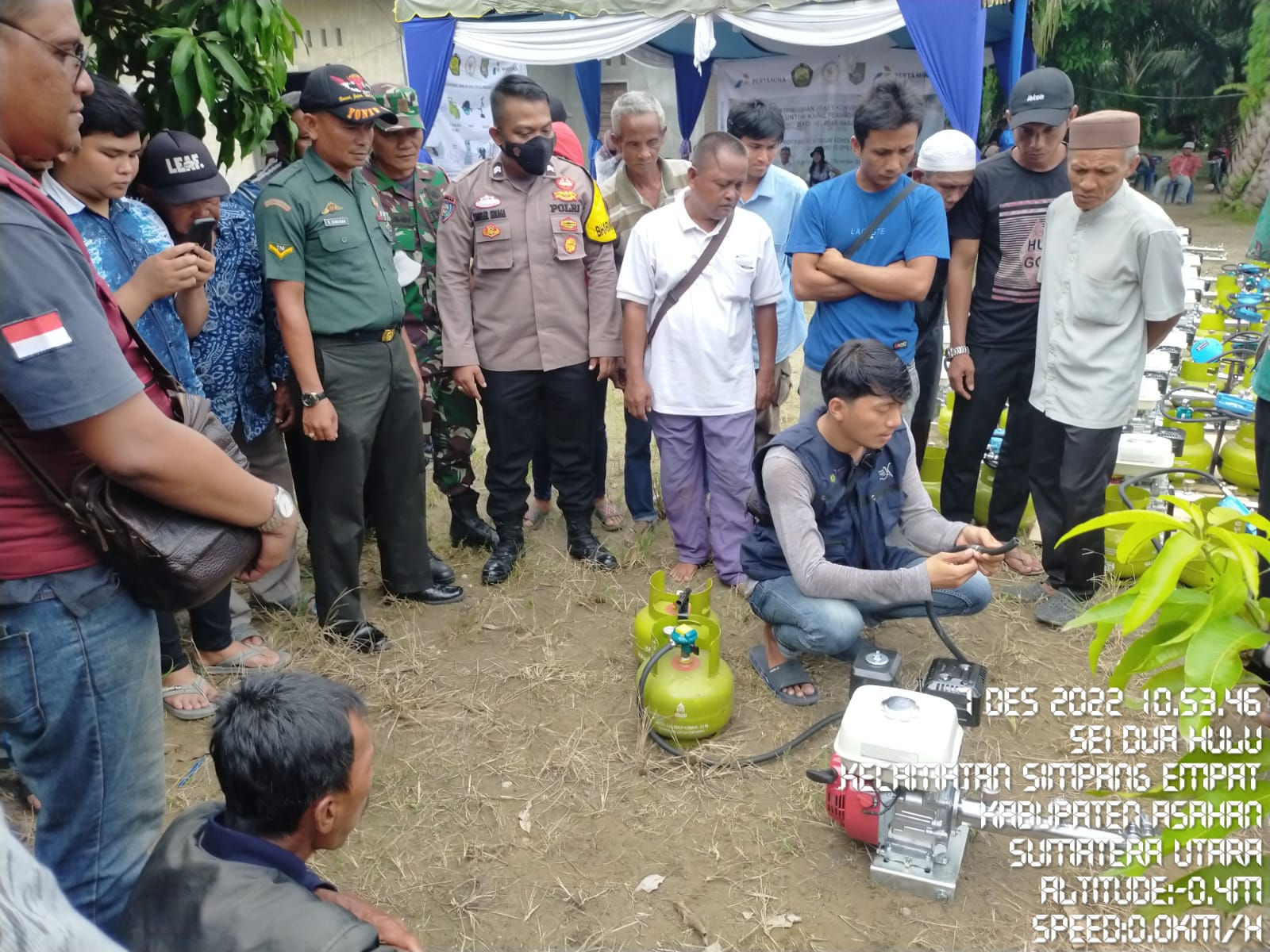 Bhabin Kamtibmas Polsek Simpang Empat Hadiri Program Konversi BBM Ke BBG di Desa Sei Dua Hulu