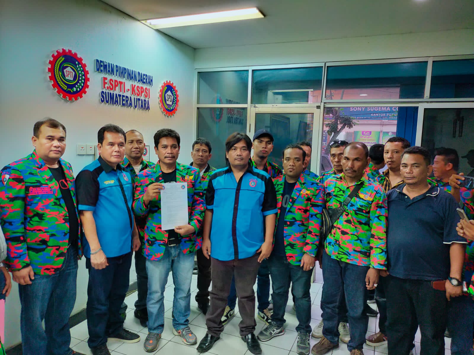 DPD F.SPTI-K.SPSI Serahkan SK Satgas, Petrus Sembiring: Siapkan Konsolidasi, Kawal Advokasi Kaum Buruh