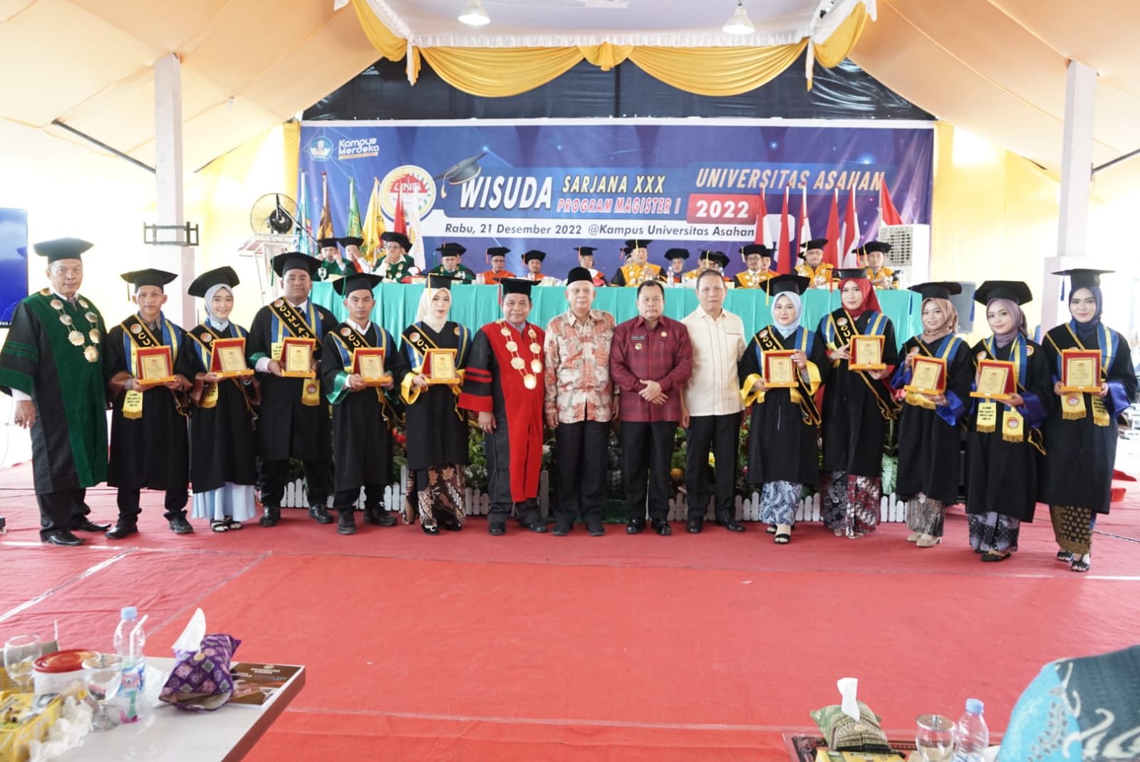 Beragam Harapan Dan Pesan Dalam Prosesi Wisuda Sarjana Angkatan XXX UNA