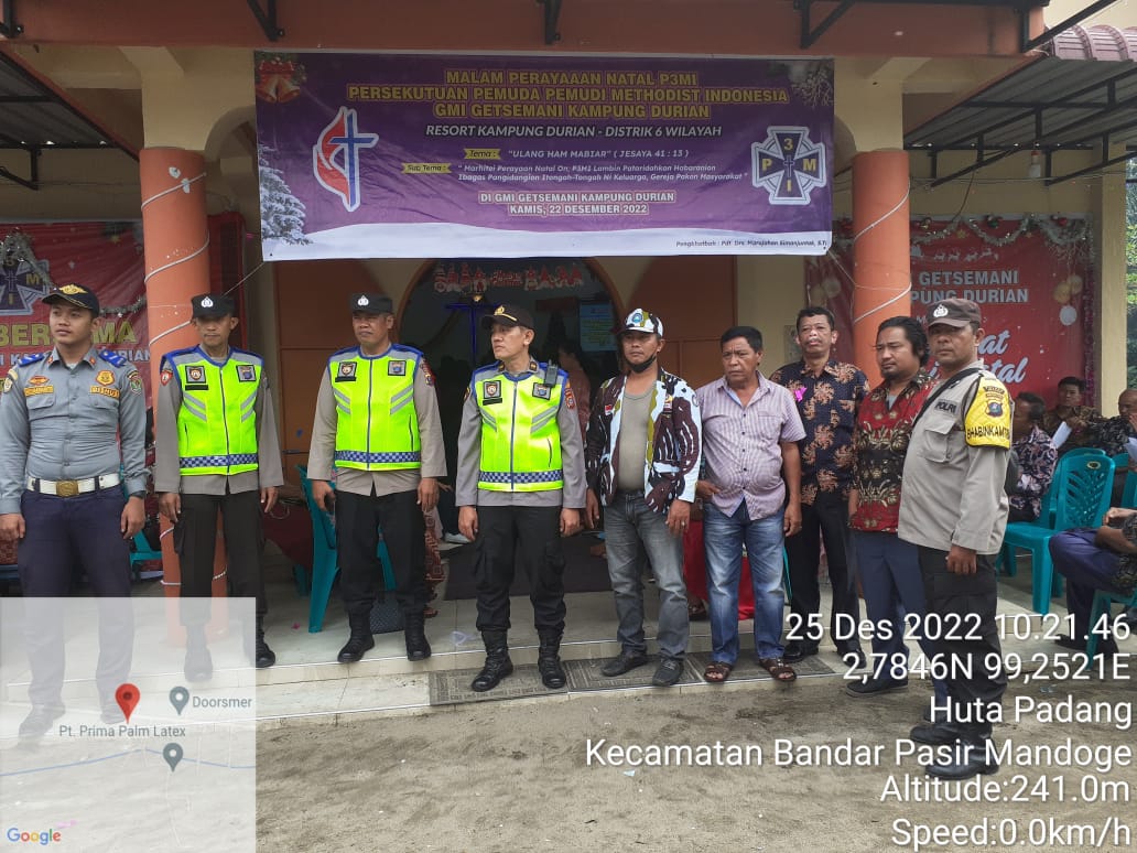Personil Polsek Bandar Pasir Mandoge Bersama IPK  Pengamanan Ibadah Natal Gereja GMI Getsemani
