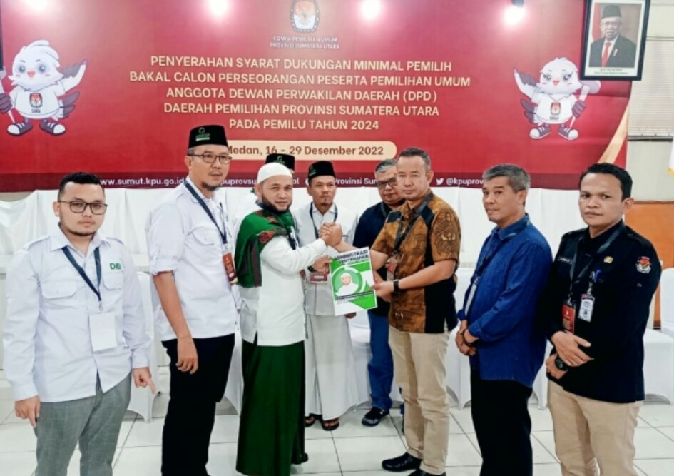 Gema Takbir, Doa dan Sholawat dari Mujahid Al-Washliyah Antarkan Dedi Iskandar Batubara Dlaftar DPD ke KPUD Sumut