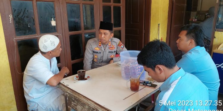 Kapolres Tapsel dengar Curhat Masyarakat di Warung Kopi bu Regar Pasar Matanggor Batang Onang Paluta