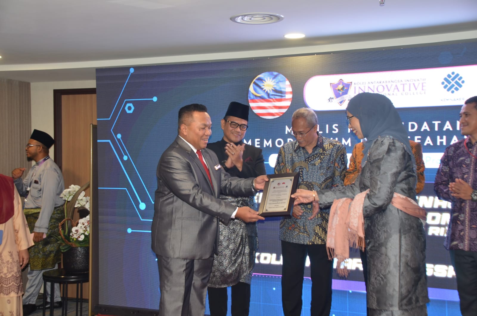 IIC Malaysia Tandatangani Kerjasama Dengan Kemenaker RI serta Polimedia Indonesia