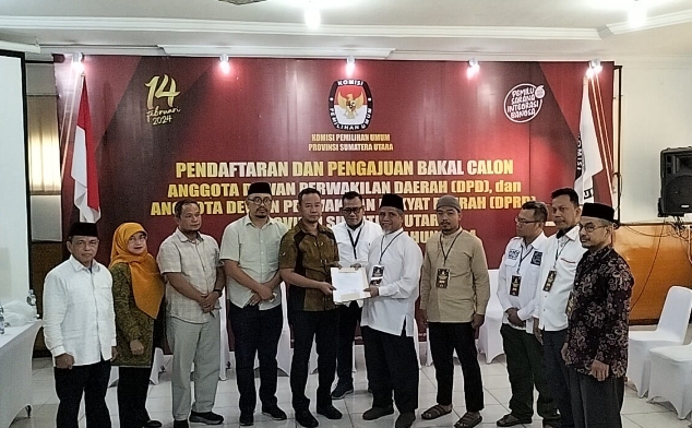 Penuhi Syarat Dukungan, M Nuh Daftarkan Diri ke KPU Sumut