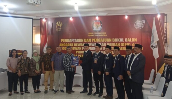 Diantar 1000 Relawan Anies Baswedan Bersama DPW Partai NasDem Sumut Daftarkan Bacaleg ke KPU