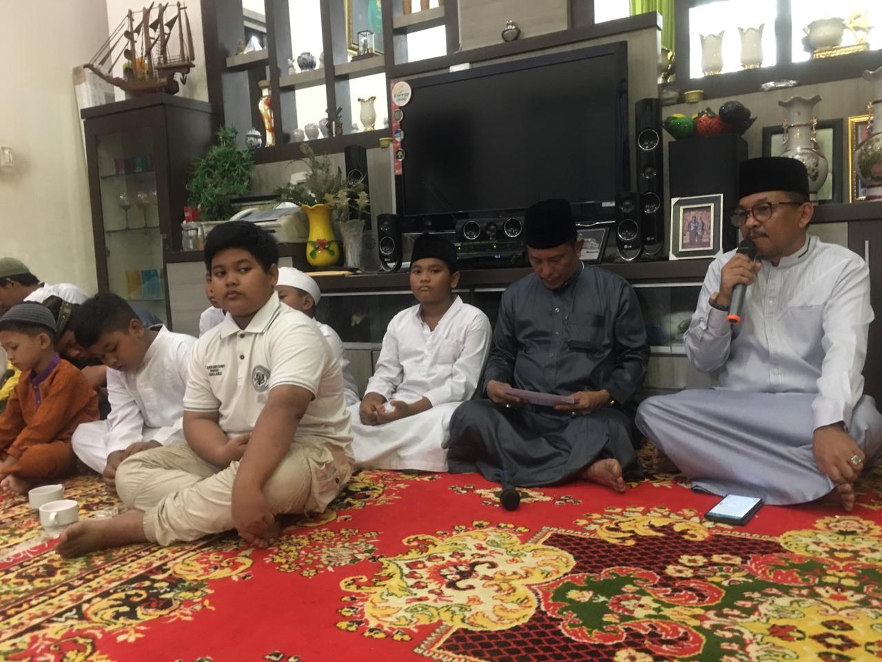Dua Tahun Wafatnya Putri Tercinta, Keluarga Ilyas Sitorus Berdoa dan Berbagi dengan Puluhan Anak Yatim