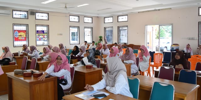 Dinas Kesehatan Kota Solok Monitoring dan Evaluasi Pencatatan dan Pelaporan Program Gizi