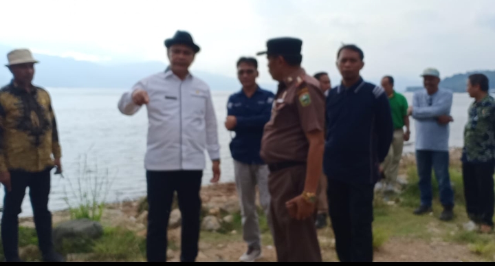 Bupati Solok Epyardi Asda Tinjau Lapangan Terapung Tempat Upacara HUT Kemerdekaan RI ke 78