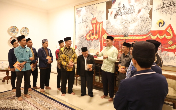 Praktek Lapangan ke Negeri Tetangga, Ijeck Beri Semangat ke Mahasiswa PTKU MUI Sumut