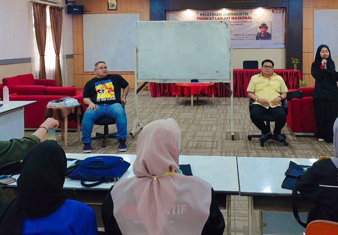 LPM Perspektif FEB USK Menggelar Pelatihan Jurnalistik Tingkat Lanjut Nasional, Teguh Santosa : Teruslah Berlatih Agar Profesional
