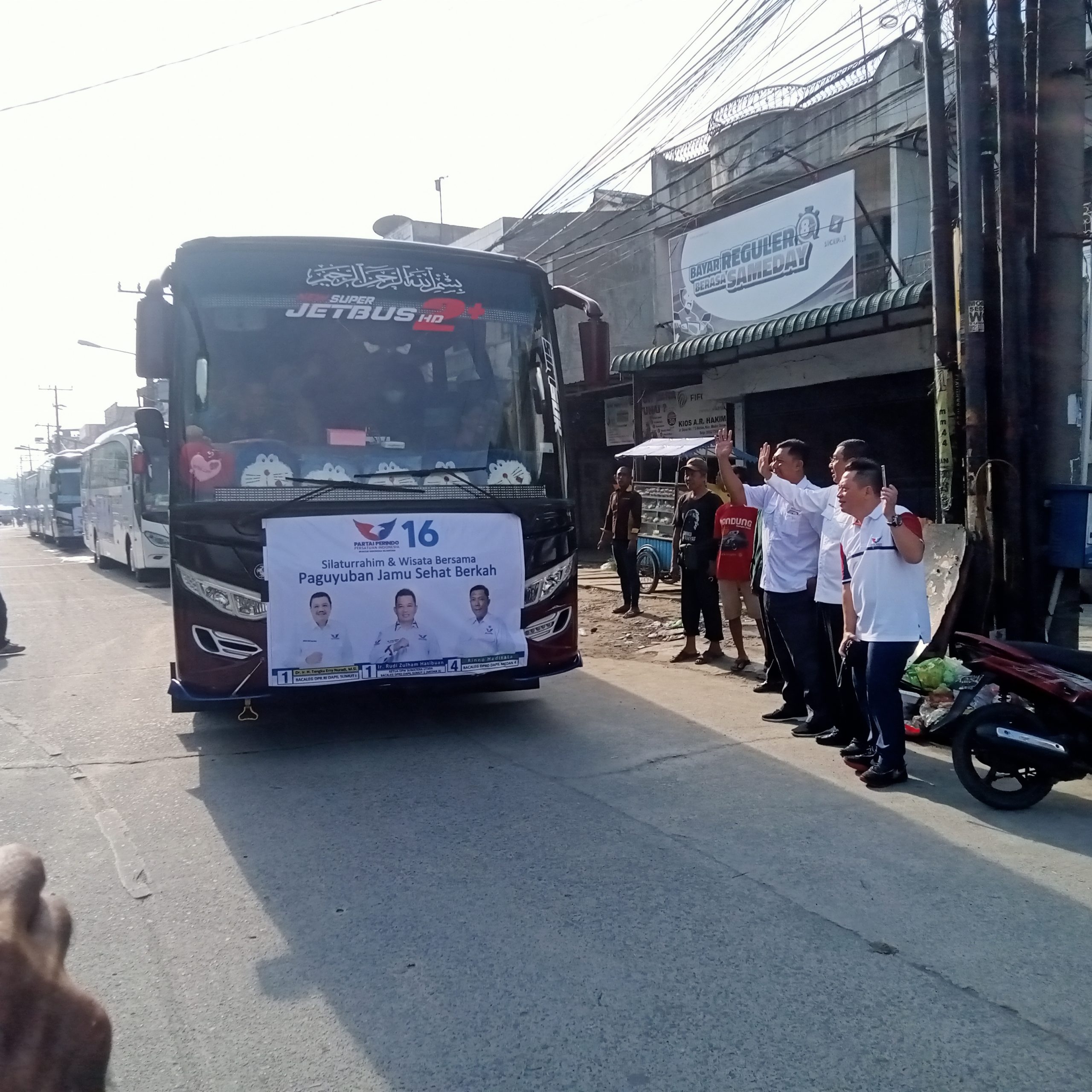 Lepas Paguyuban Jamu Sehat Berkah Berwisata ke Pantai,Â  HT Erry Nuradi : Bentuk Kepedulian Partai Perindo