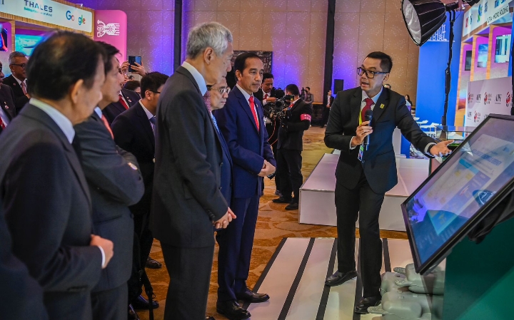 AIPF Dibuka Presiden, PLN Paparkan Green Enabling Supergrid Hingga Rampungnya PLTS Terapung Cirata