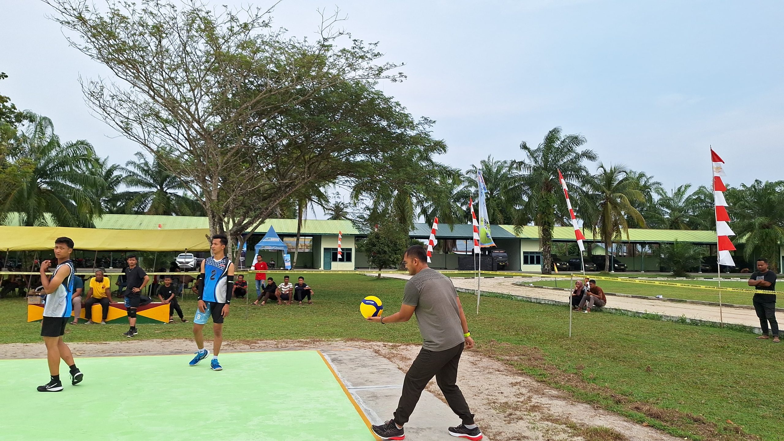 Danyonif Yonmek 121/MK Myr Inf. Medwin Sangkakala, S.Sos, M.Han Adakan Turnamen Bola Volly