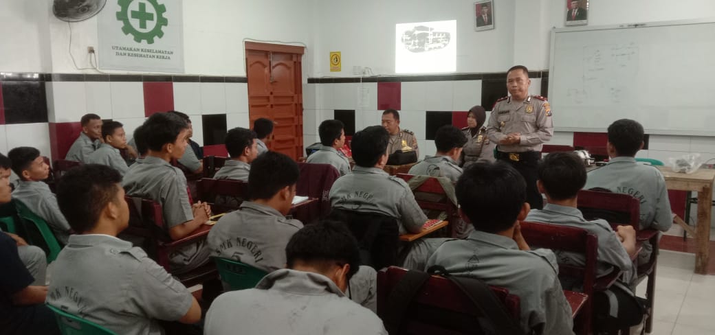 Sosialisasi Bahaya Narkoba, Polrestabes Medan Go To School di SMK Negeri 5