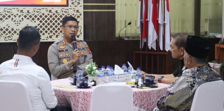 Kapolres Tapsel Ikuti Dialog Publik Perkuat Pemilu Damai, AKBP Imam Zamroni : Jangan Mudah Terpengaruh dengan Berbagai Isu