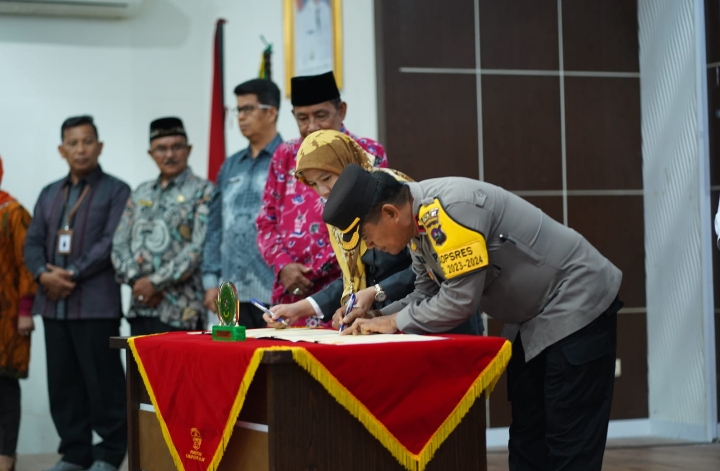 Penandatanganan Perjanjian Kerjasama Antara Pengadilan Agama Koto Baru dengan Instansi Vertikal di Lingkup Pemerintah Daerah Kabupaten Solok