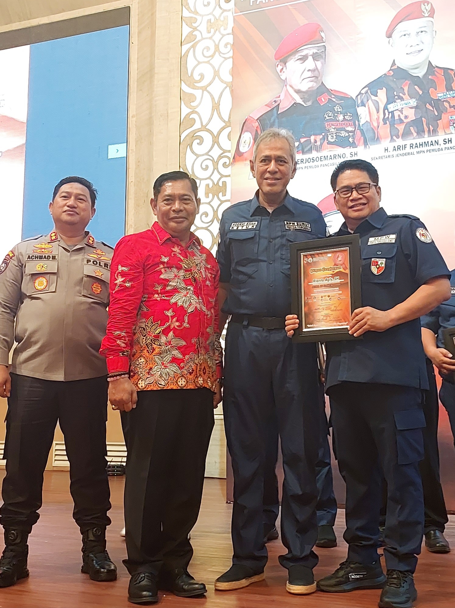 HUT Ke - 64 Tahun Pemuda Pancasila, Rianto SH Juara Karaoke MPW PP Sumut