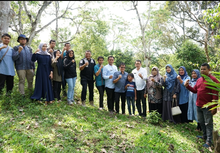 Tinjauan Persetujuan Penggunaan  Kawasan  Hutan  untuk  Pembangunan  Menara Telekomunikasi