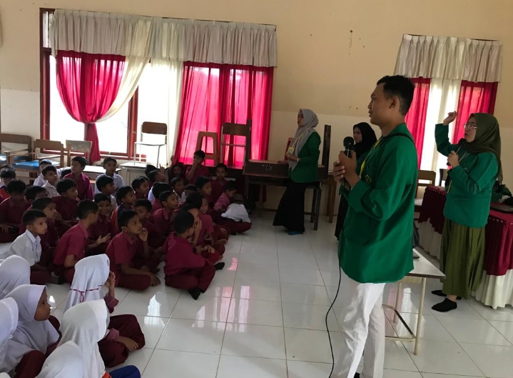 Mahasiswa KKN K42 Edukasikan Perilaku Hidup Bersih dan Sehat (PHBS) Serta Gotong Royong di SD Negeri 11 Sawang