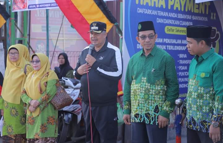 Pawai Semarak Milad Muhammadiyah Ke-111 Tingkat Kota Solok Dilepas Oleh Wako Solok Zul Elfian Umar