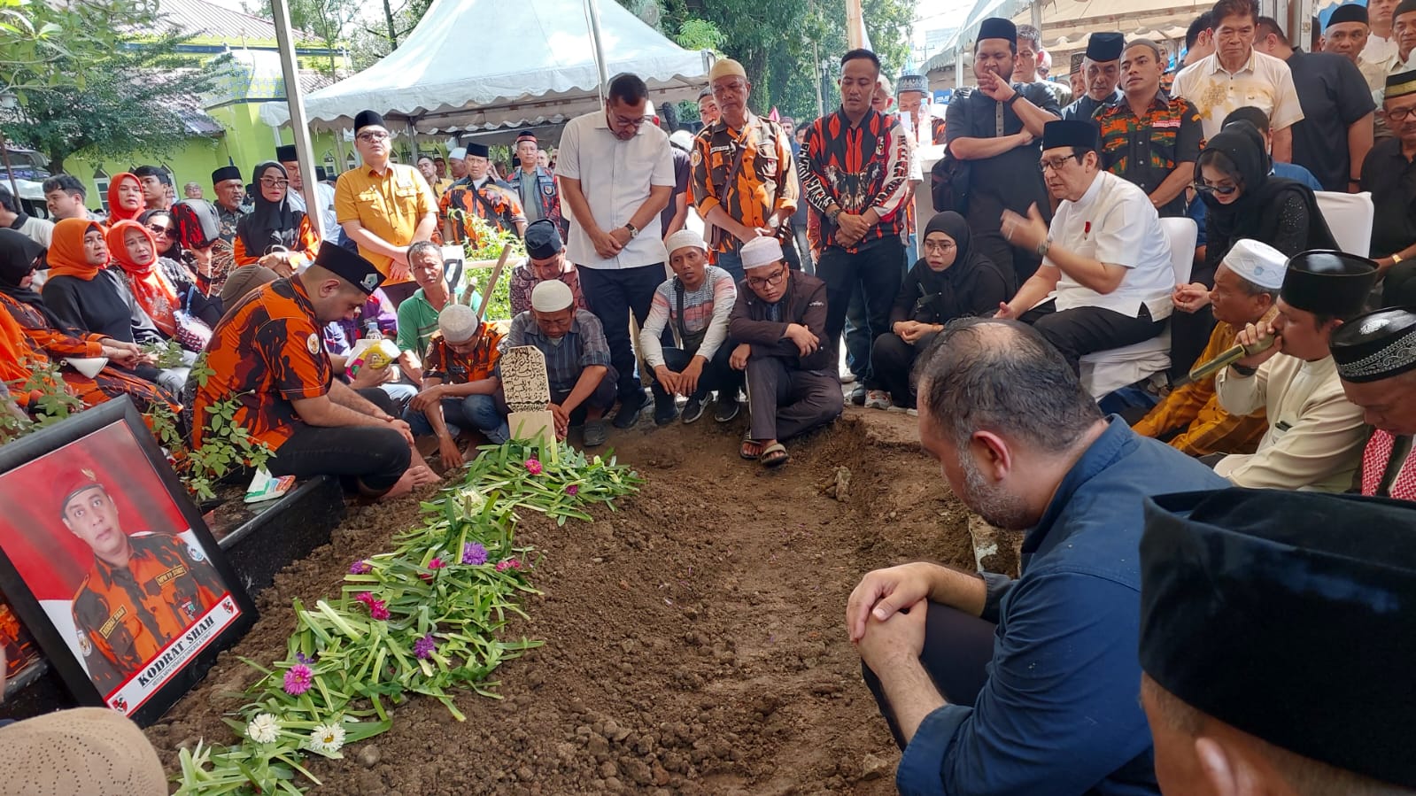 Kodrat Shah Dimakamkan di Perkuburan keluarga Jalan Sei Deli Medan