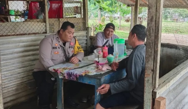 Laksanakan Jumat Curhat di Desa Perkebunan Aek Tarum, Ini Keterangan Personil Polsek Bandar Pulau