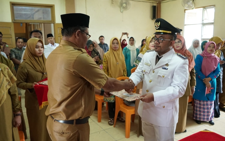 Setijab Camat Kubung Serta Pelantikan dan Setijab Ketua TP-PKK Kecamatan Kubung