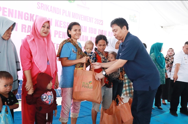 Peduli Stunting, GM Bersama Srikandi PLN UIP SBU Berbagi Makanan Sehat di Medan Selayang